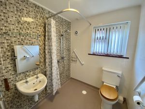 Shower Room/WC- click for photo gallery